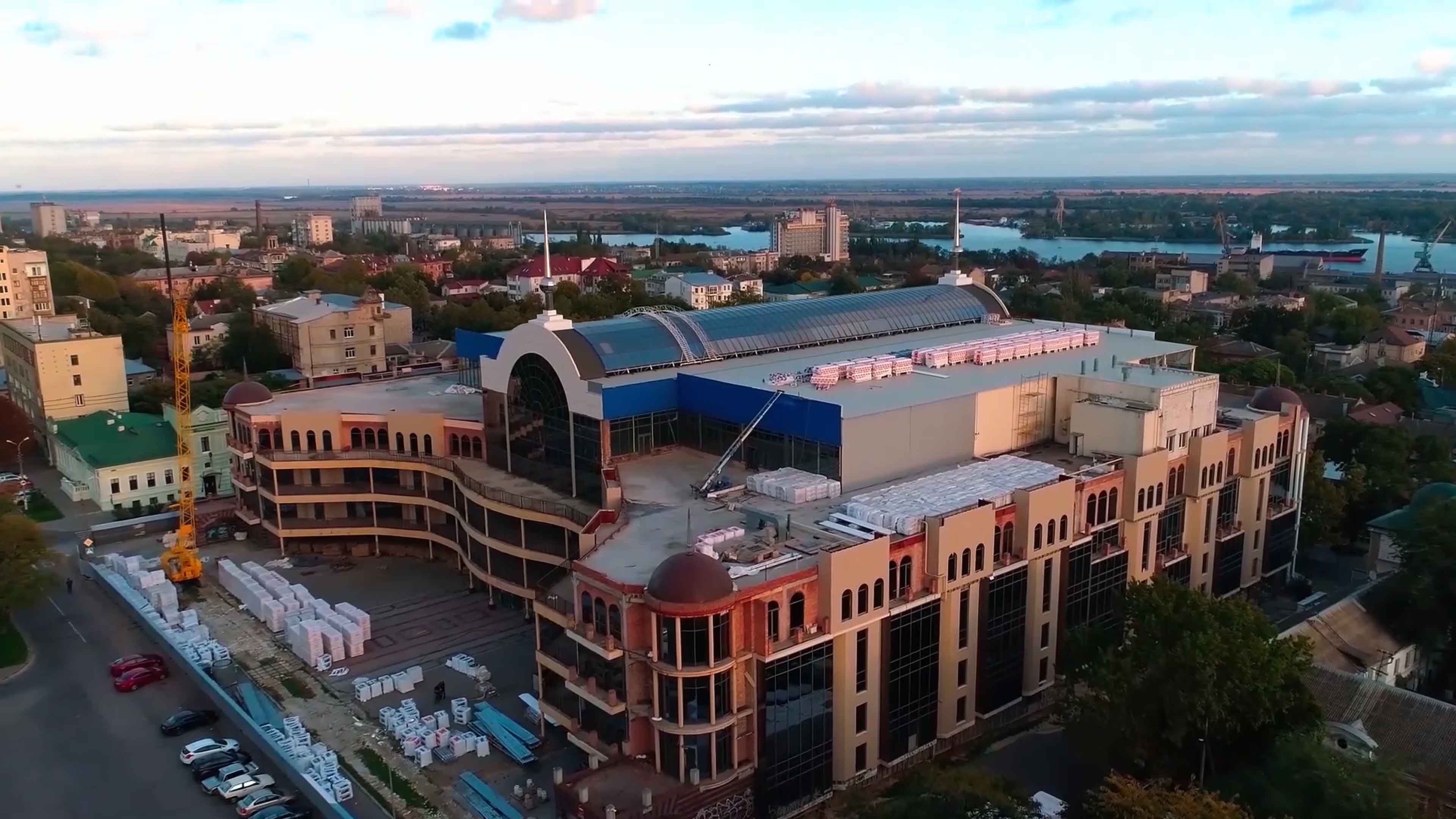 Suvorovsky Shopping Mall Image 5